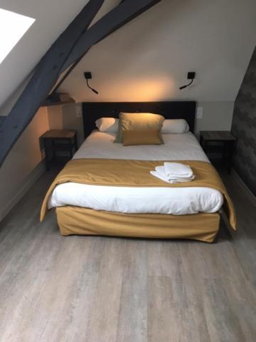 Hotel Le Relais Saint-Quentin-les-Anges Esterno foto